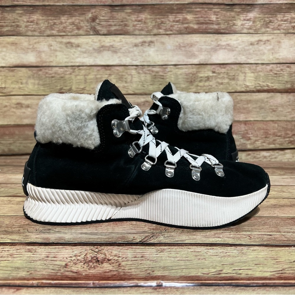 Sorel Out N About lll Conquest Ankle Boots - Picture 2 of 9